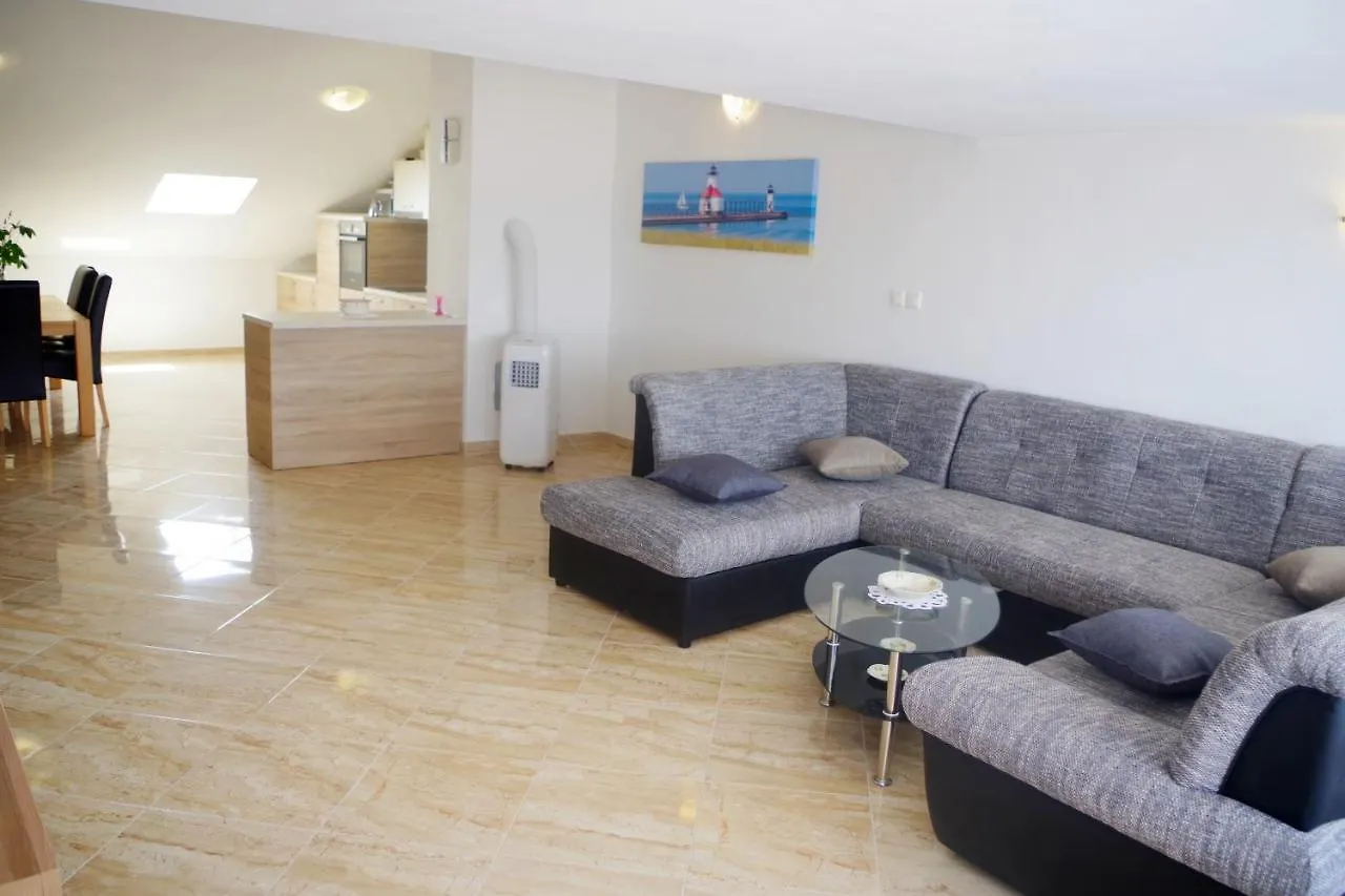 Holiday Apartment Juric Pula 0*,
