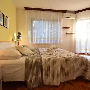 Apartment Nena, Pula